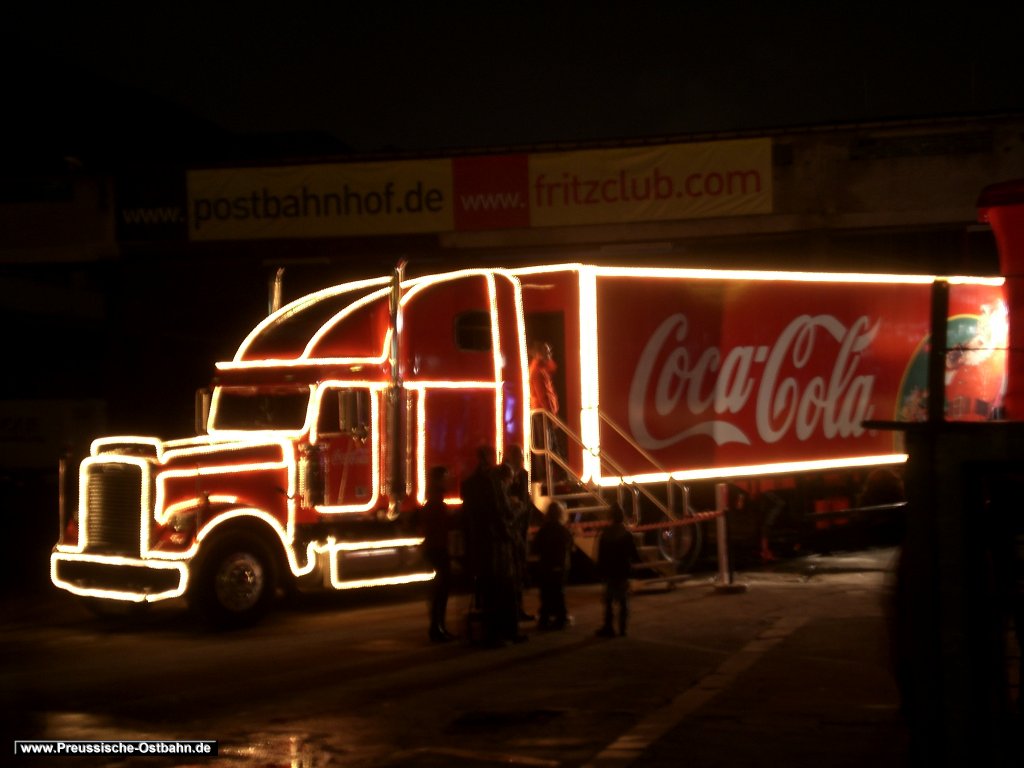 am 15. Dezember war schon ein Coca-Cola Truck am Postbahnhof zu sehen.<br>Der Anlass, eine Coca Cola Weihnachtsfeier.